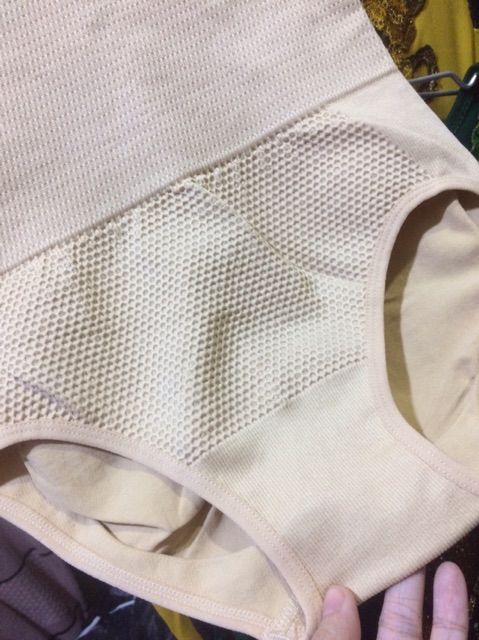 Quần gen có thanh chống cuộn