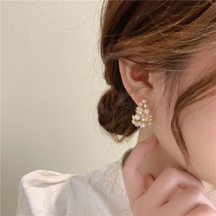 Khuyên Tai Hình Bông Hoa Đính Hạt Ngọc Trai Thời Trang Cho Nữ