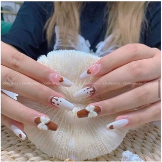 Nail box-móng tay giả thiết kế tặng kèm quà tặng