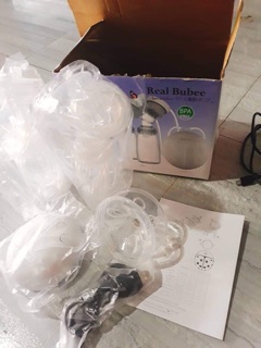 Máy Hút Sữa Real BuBee Nhật và áo rảnh tay