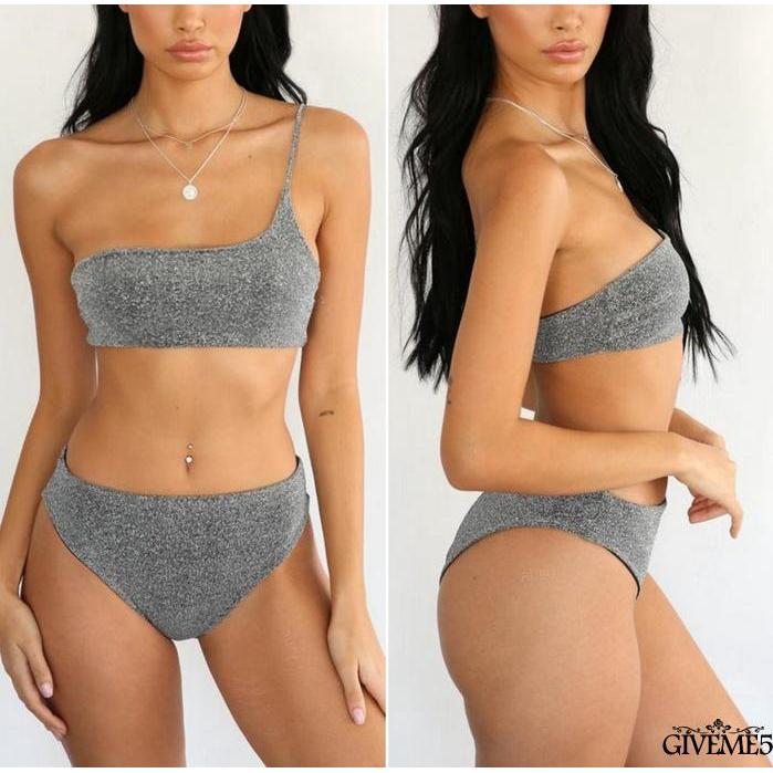 Bikini 2 mảnh lệch tay sexy