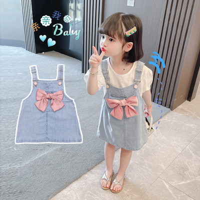 Đầm yếm jean phong cách Hàn Quốc đáng yêu dành cho bé gái
