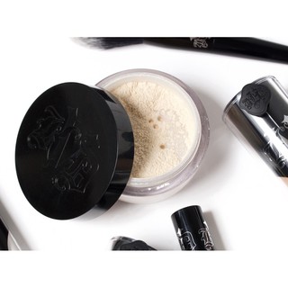 Phấn phủ mini không màu Kat Von D - Lock it