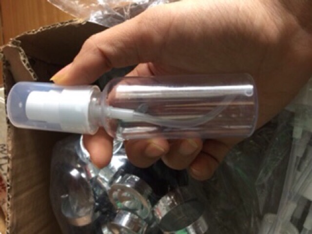 Chai nhựa ấn phun sương 50ml/100ml nắp trắng | BigBuy360 - bigbuy360.vn