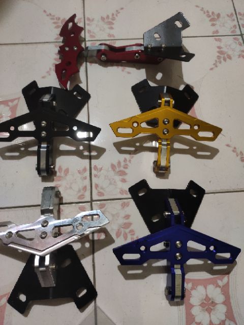 Pát biển số gập kiểu cánh dơi CNC