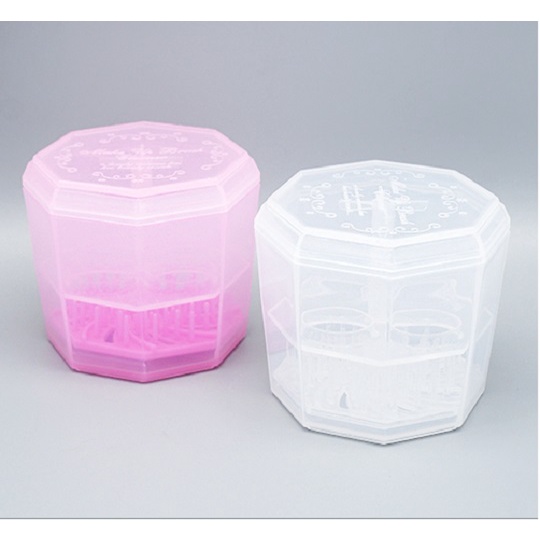 Daiso Dụng cụ làm sạch cọ trang điểm