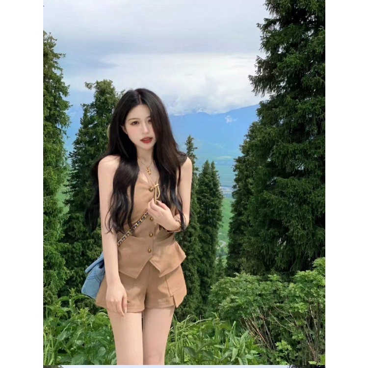 Set áo không tay dây cổ và quần ngắn thời trang mùa hè phong cách đường phố Mỹ 2022 có bán lẻ