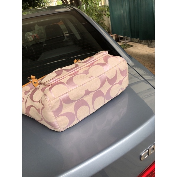 Túi chuẩn si.túi qua sử dụng. Khách vui lòng xem hình nếu muốn biết thêm thông tin sản phẩm mời khách vô chat nhé.Thanks