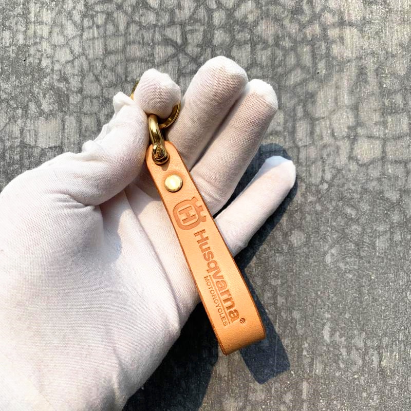 Husqvarna Vintage Motorcycle Leather Keychain Vitpilen Svartpilen401 Leather Key Pendant