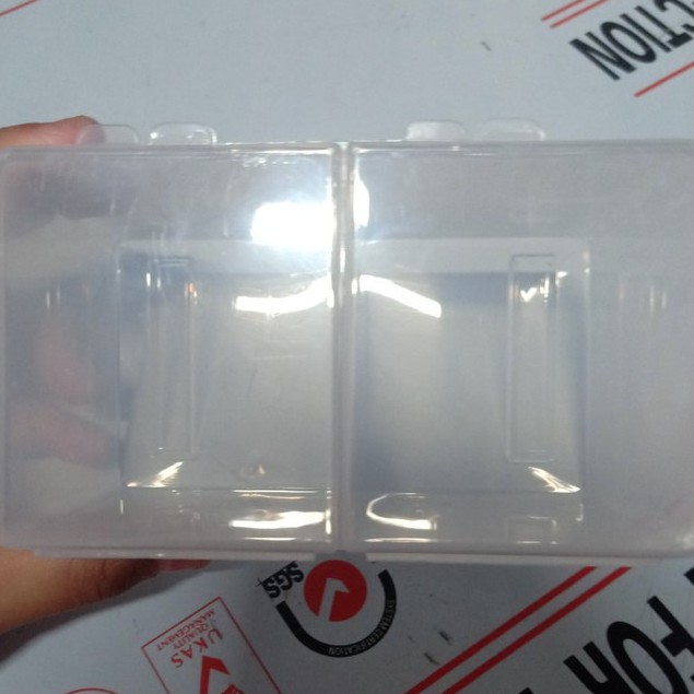 * Chuyên sản xuất cung cấp sỉ và lẻ toàn quốc * Hộp nhựa 2 ngăn ( 12cm x 7.5cm x 6.7 cm ) hình vuông màu trắng đẹp.