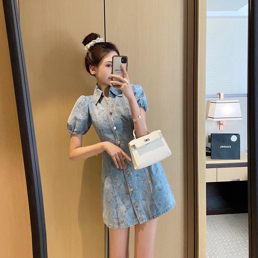 Denim dress spring 2022 new women's design niche waist closing slim French bubble sleeve floral skirt