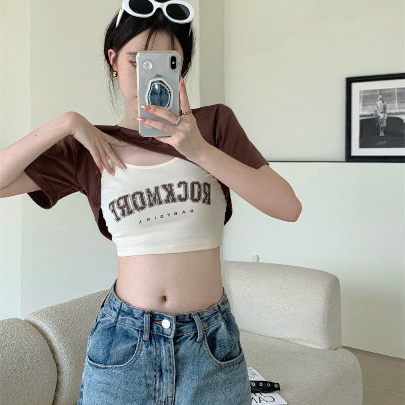 Set Áo Thun Ngắn Tay Màu Nâu + Áo Yếm Hai Dây In Chữ Thời Trang Cho Nữ