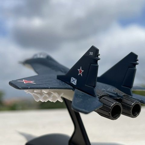 Mô Hình Máy Bay Chiến Đấu Bằng Hợp Kim Tỉ Lệ 1:140 MIG 29 Đẹp Mắt