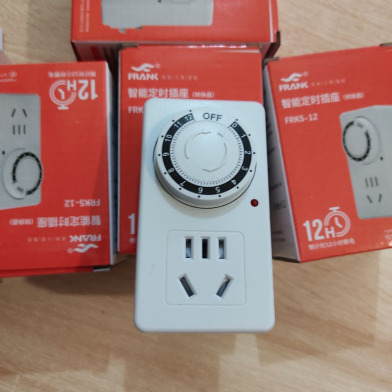Ổ cắm hẹn giờ bằng cơ FRK5  công suất 10A/220V Chính hãng  + Tặng Phích chuyển đổi từ 3 chấu sang 2
