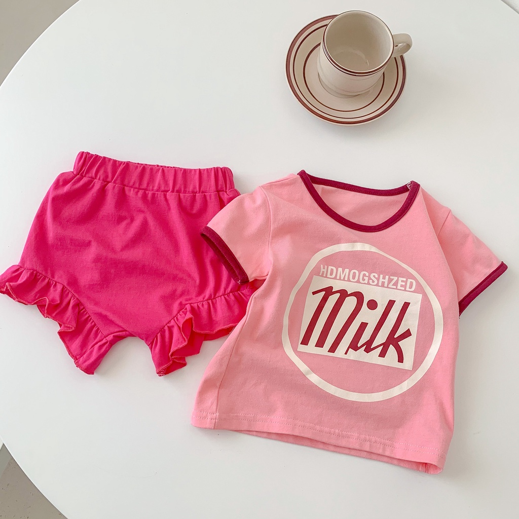 Bộ Áo Thun Ngắn Tay In Hình Hộp Sữa + Quần Short Ôm Hông Cho Bé Gái