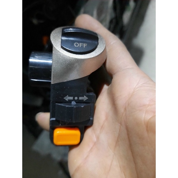 Cụm công tắc đèn còi xi nhan