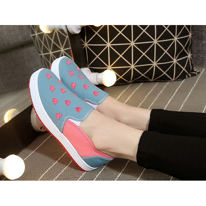 Slip on nữ hình tim nhỏ trẻ trung dễ thương | BigBuy360 - bigbuy360.vn