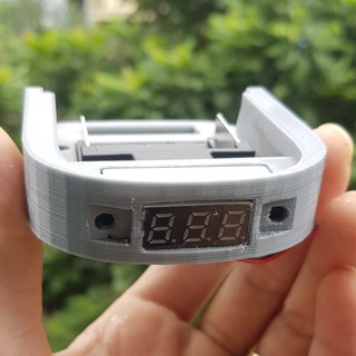 Đế chuyển pin makita chân gài có đồng hồ đo vôn
