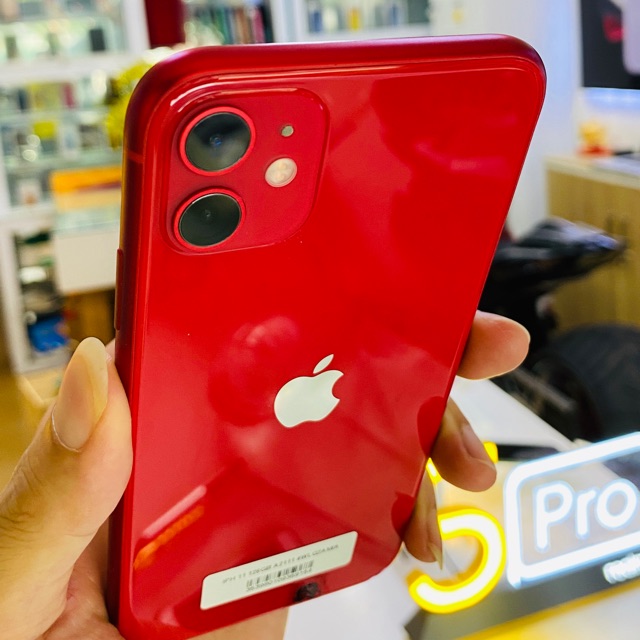 Điện thoại iPhone 11/128gb màu đỏ, mới 99%