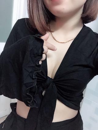 Áo kiểu croptop tay loe