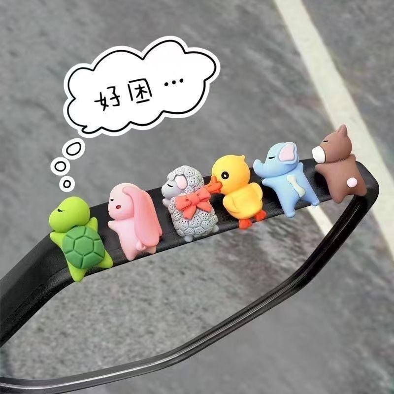 Búp Bê Vịt Vàng Nhỏ Dễ Thương Dùng Pin Trang Trí Tay Lái Xe Hơi / Xe Máy Điện