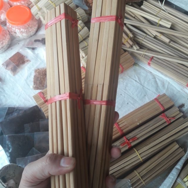 10 đôi Đũa tre vót thủ công của người dân tộc