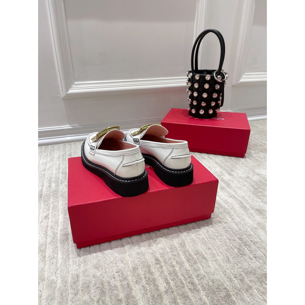 Giày oxford cao cấp da thật Roger Vivier thiết kế sang trọng và nổi bật | BigBuy360 - bigbuy360.vn