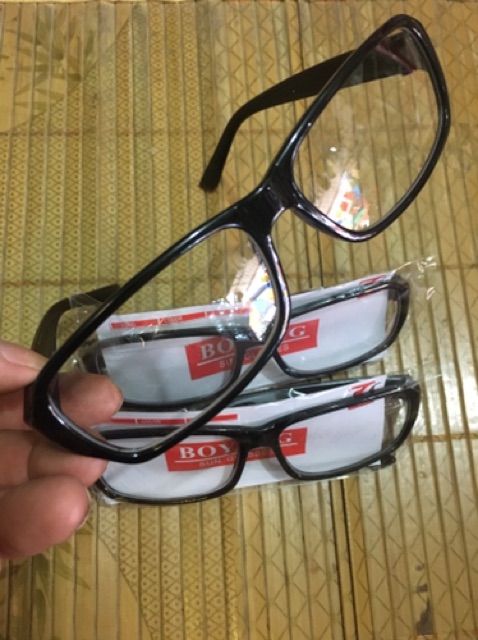 Kính mắt trắng vuông ( gọng đen) | BigBuy360 - bigbuy360.vn