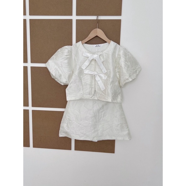 Set váy gấm hoa ly