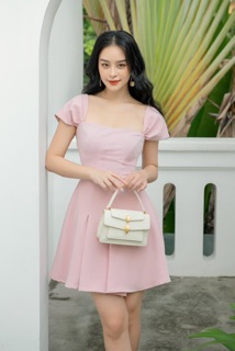 ĐẦM TRỄ VAI
