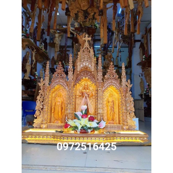 Bàn thờ công giáo Thiên chúa _Toà 3buồng 4 cột gỗ pơ mu