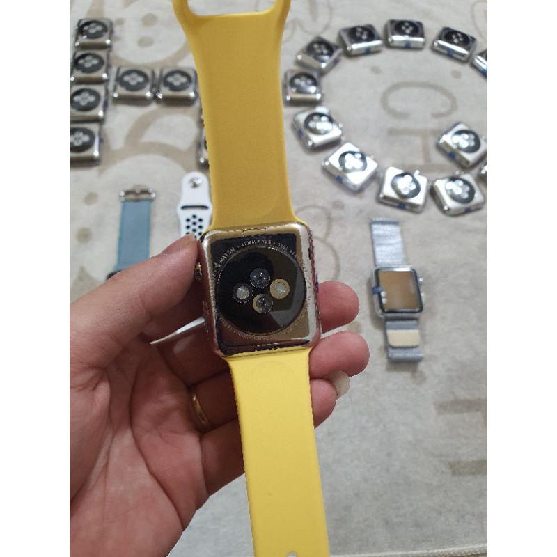 (chính hãng) apple watch seri 1 thép gen 1 38 42 trắng (TẶNG sạc zin và dây cao su cao cấp)