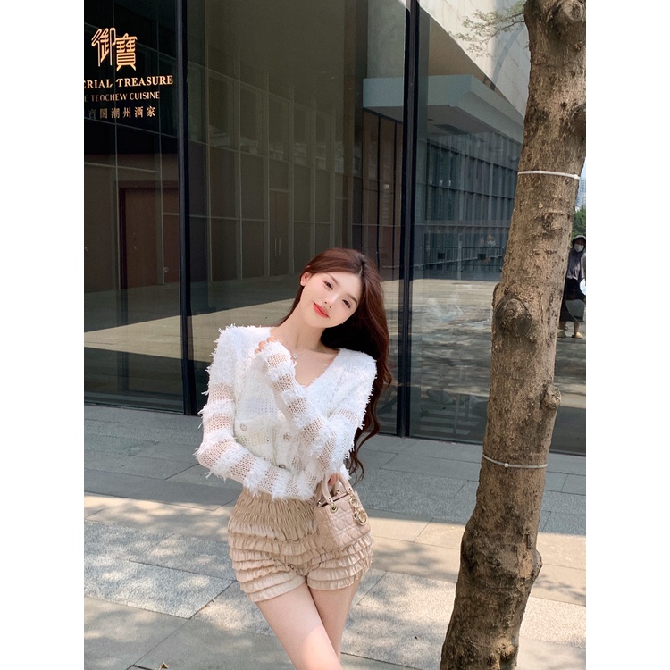 Áo croptop dài tay cổ chữ V phối quần ngắn thời trang nữ thu đông phong cách tiểu thư ngọt ngào khí chất 2022