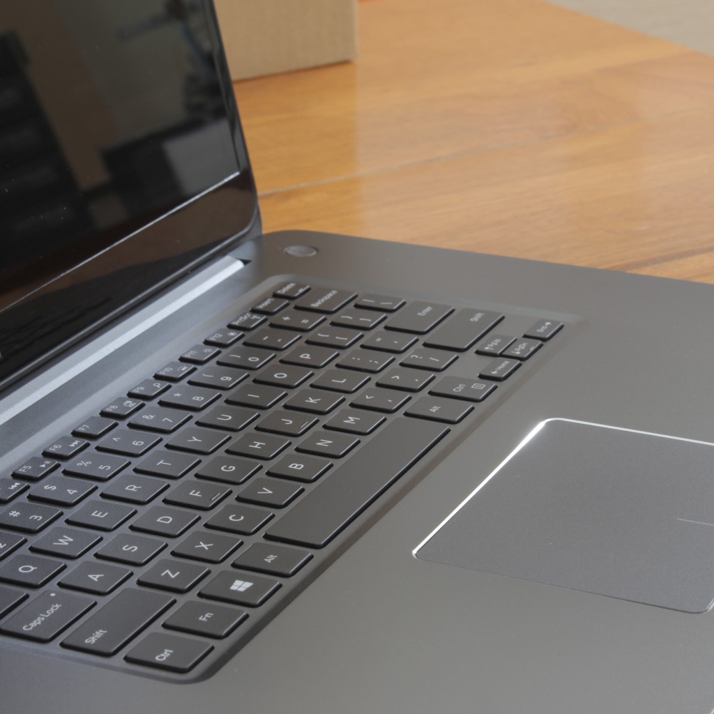 Laptop vỏ kim loại DELL Inspiron 15-7547 15.6'' Core I5 2.70GHz 4G 120G SSD [màu bạc] | BigBuy360 - bigbuy360.vn