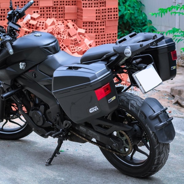 Baga hông Givi SBL Pulsar NS200 chịu lực cao gắn được thùng sau Givi chính hãng