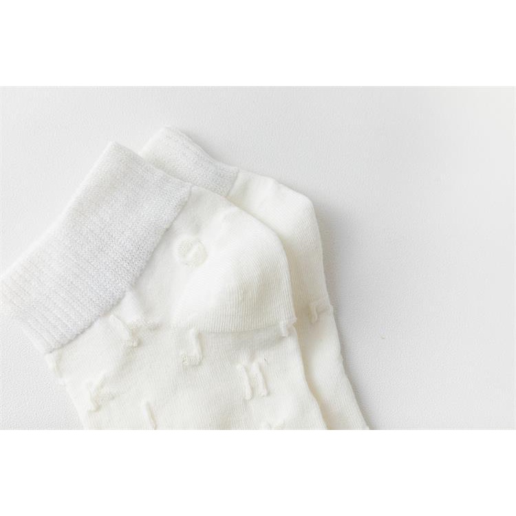 Tất vớ nữ cổ ngắn màu trắng họa tiết ren thêu hình