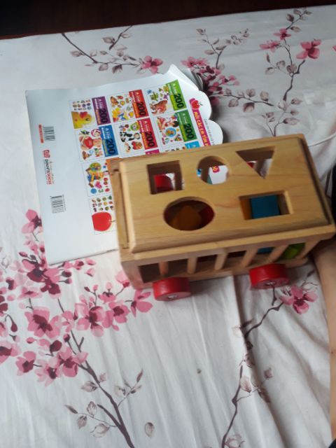 Đồ chơi cho bé yêu cũi thả hình