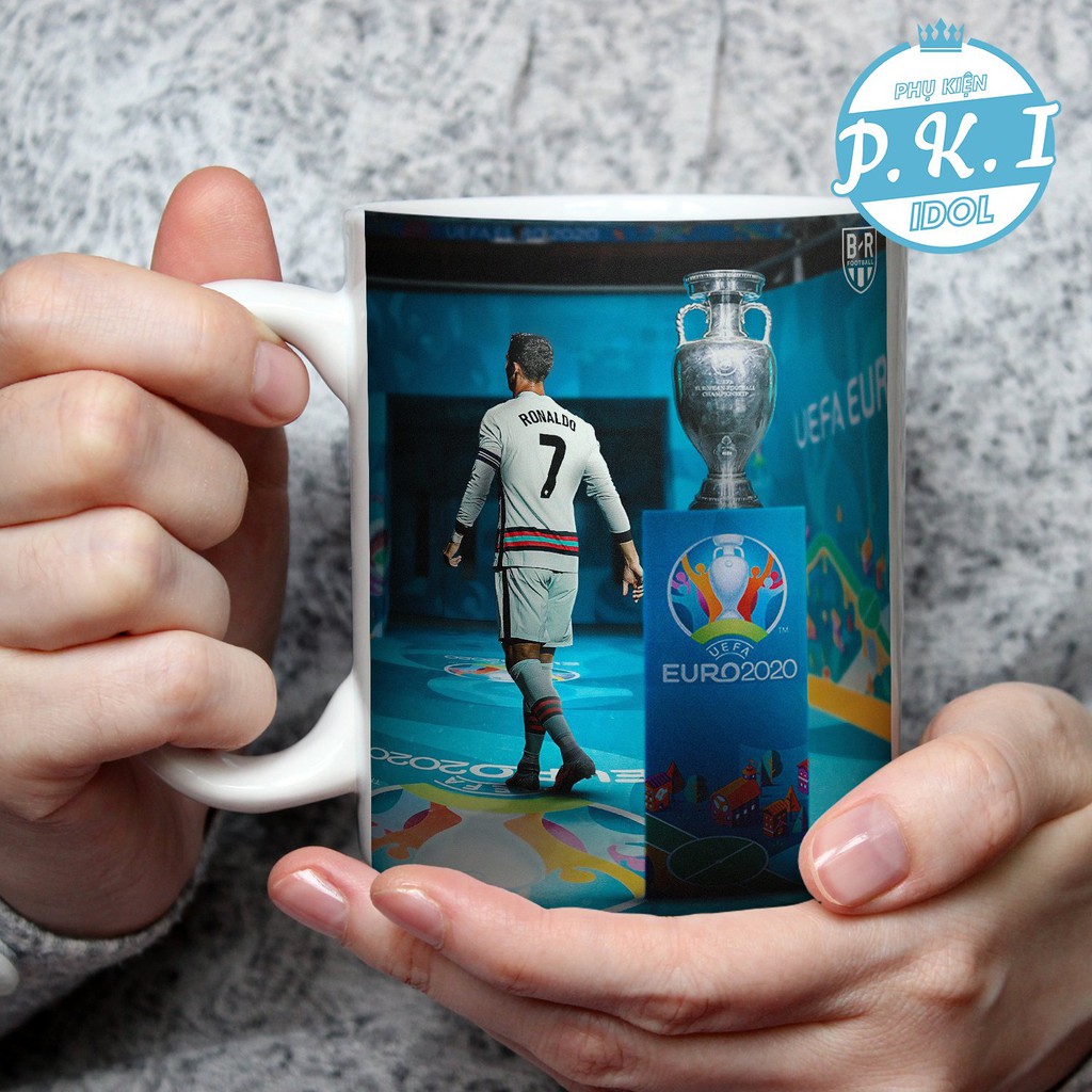 Cốc Sứ Cao Cấp In Hình Khoảnh Khắc RONALDO Trở Thành Cựu Vương EURO