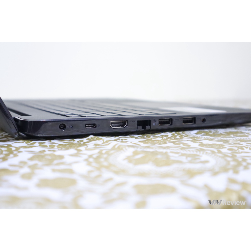 Laptop Dell Latitude 3500 i5-8265U/8GB/SSD 256GB/15.6''/Màu đen_Nhập Khẩu_Bảo Hành 12 Tháng
