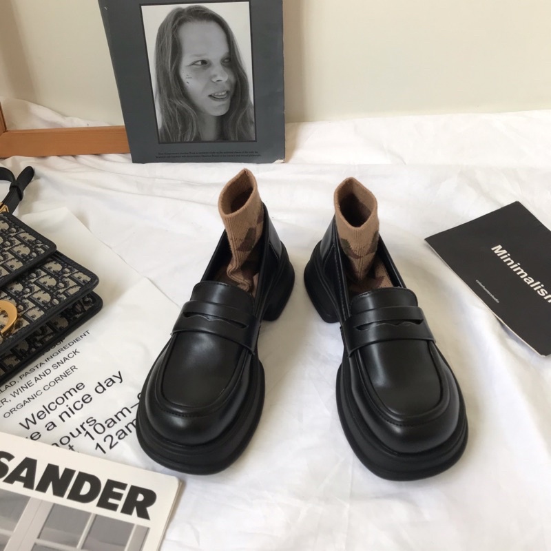 Giày loafer búp bê basic không quai đế cao mũi tròn Yannie Lolita