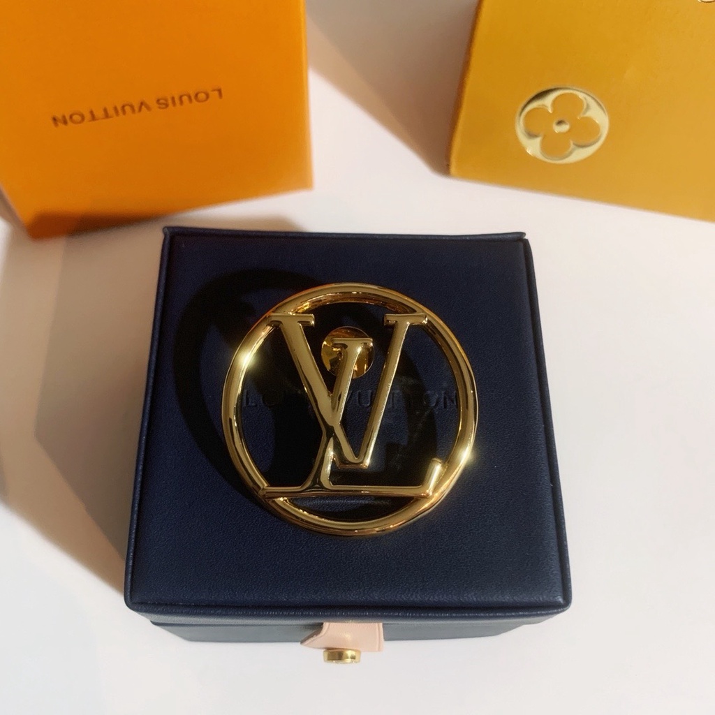 Trâm Cài Áo Họa Tiết Chữ Louis Vuitton Thời Trang Sang Trọng Thanh Lịch