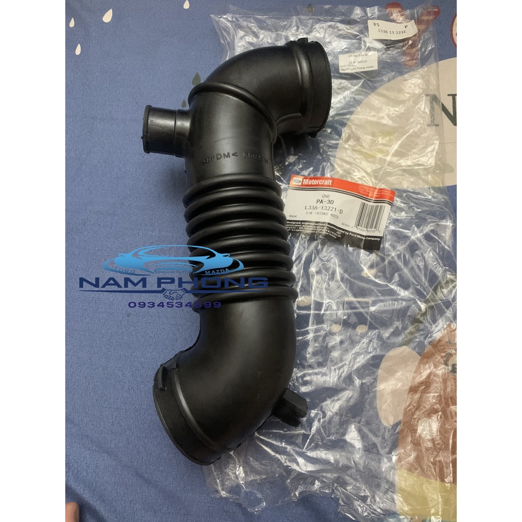 Ống gió nạp Escape 2.3 05-13 LD - L33613221D / L33613221C