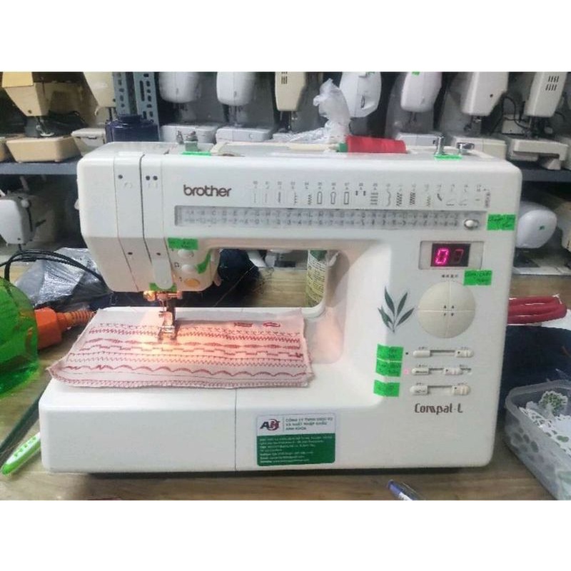 MÁY MAY GIA ĐÌNH BROTHER COMPAL L ( tặng kèm đổi nguồn và phụ kiệ )