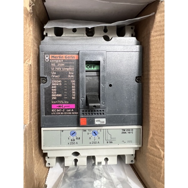 Cầu dao tự động aptomat MCCB Schneider NS250H TM250D 200/250A