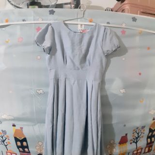 Pass váy màu xanh dương nhạt