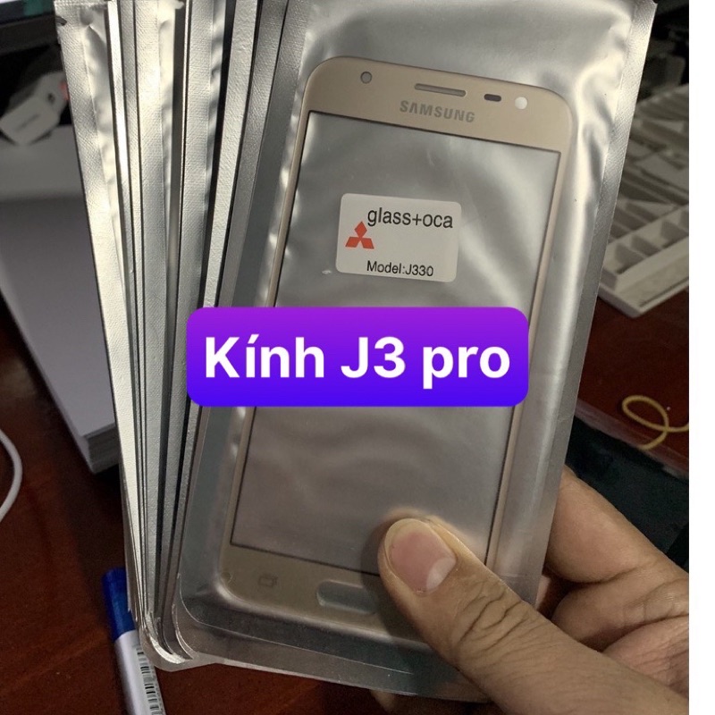 Kính samsung J3 pro / J330