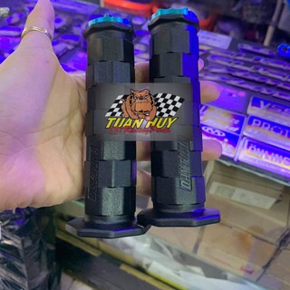 Bao tay Daytona luôn gù ngôi sao 5 cạnh và ốc titan chuẩn GR5