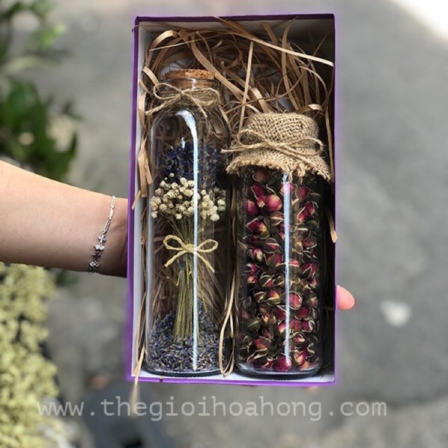 Hộp quà tặng lọ hoa lavender - oải hương khô kèm lọ trà hoa hồng