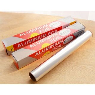 Cuộn giấy bạc bọc thực phẩm dùng trong nấu ăn