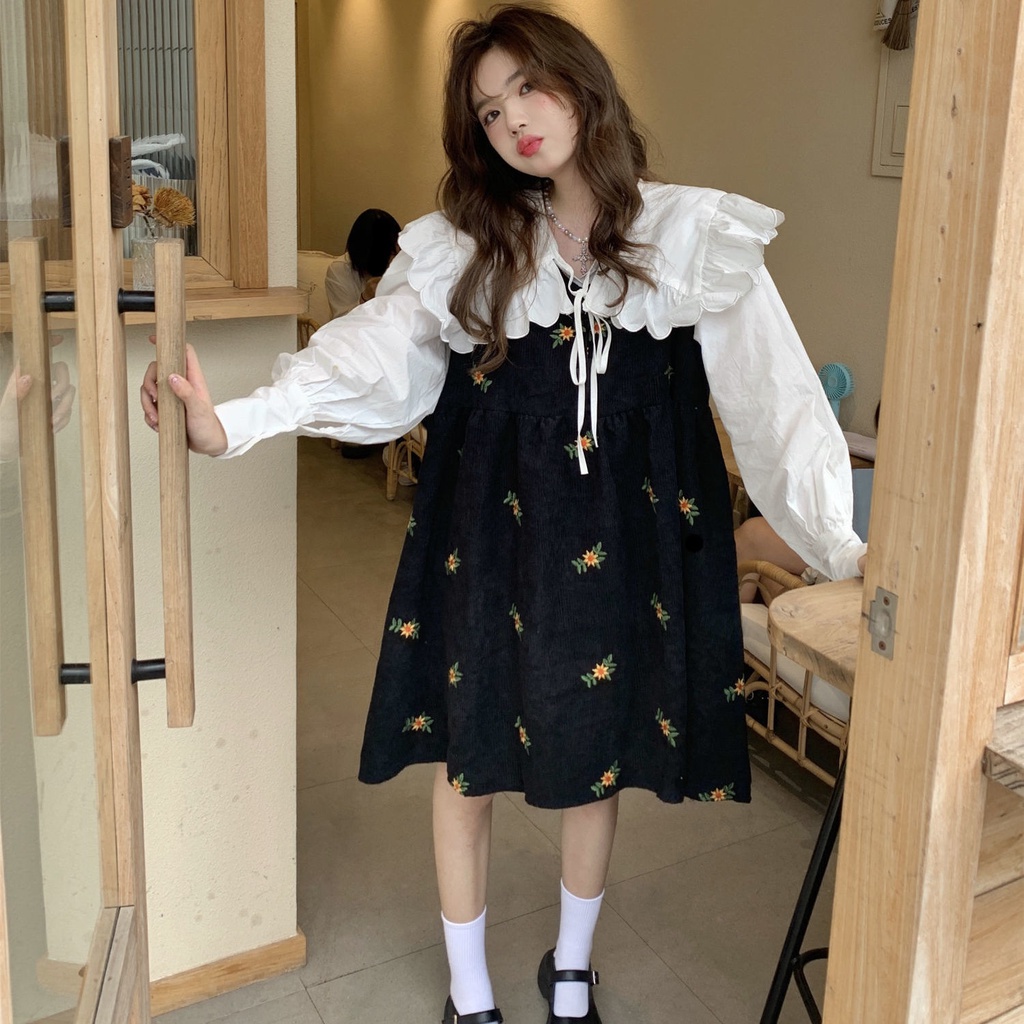 Set váy hoa và áo sơ mi cổ búp bê xinh xắn cho nữ có bán lẻ